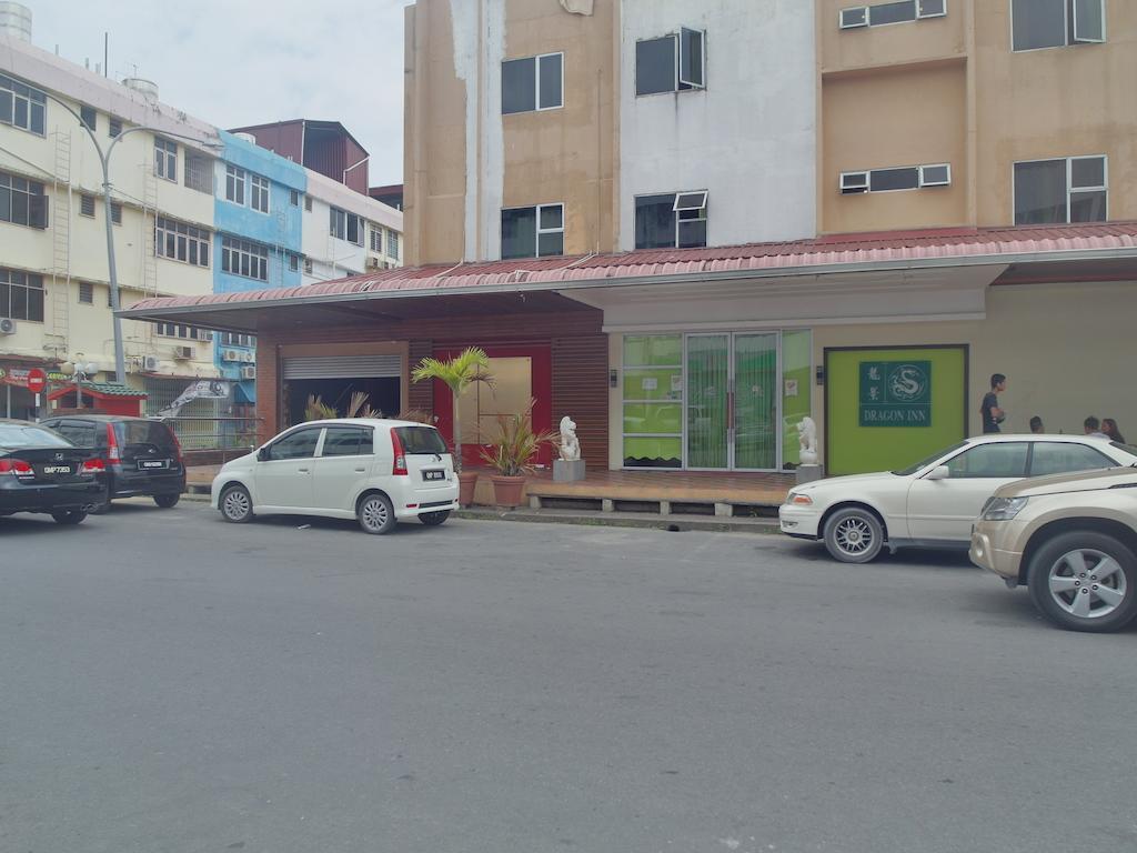 Dragon Inn Miri Exterior photo