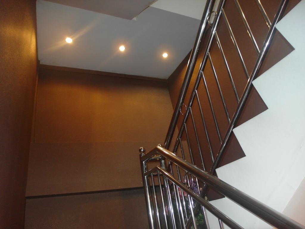 Dragon Inn Miri Exterior photo