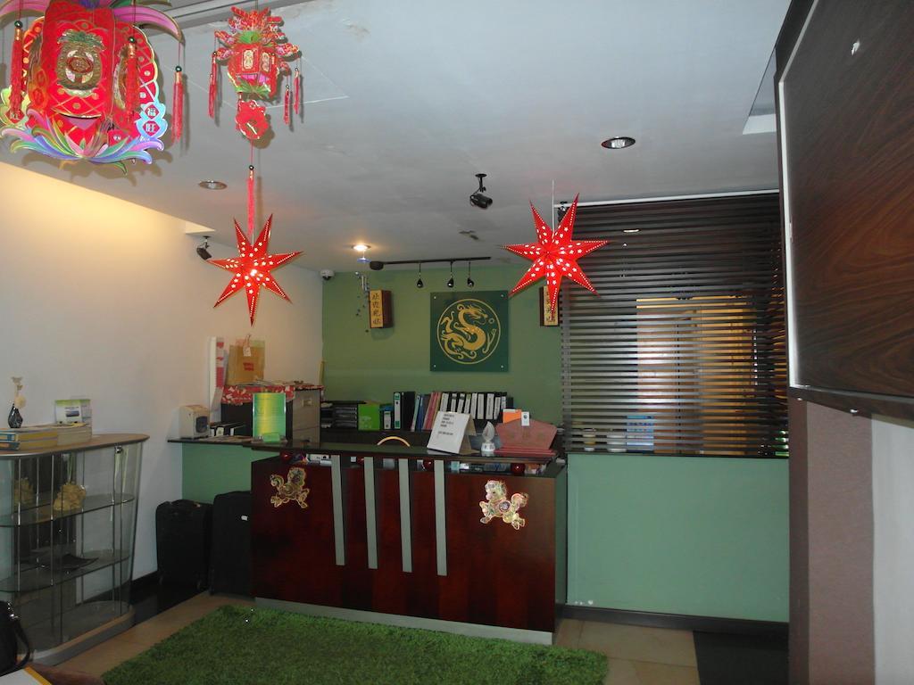 Dragon Inn Miri Exterior photo